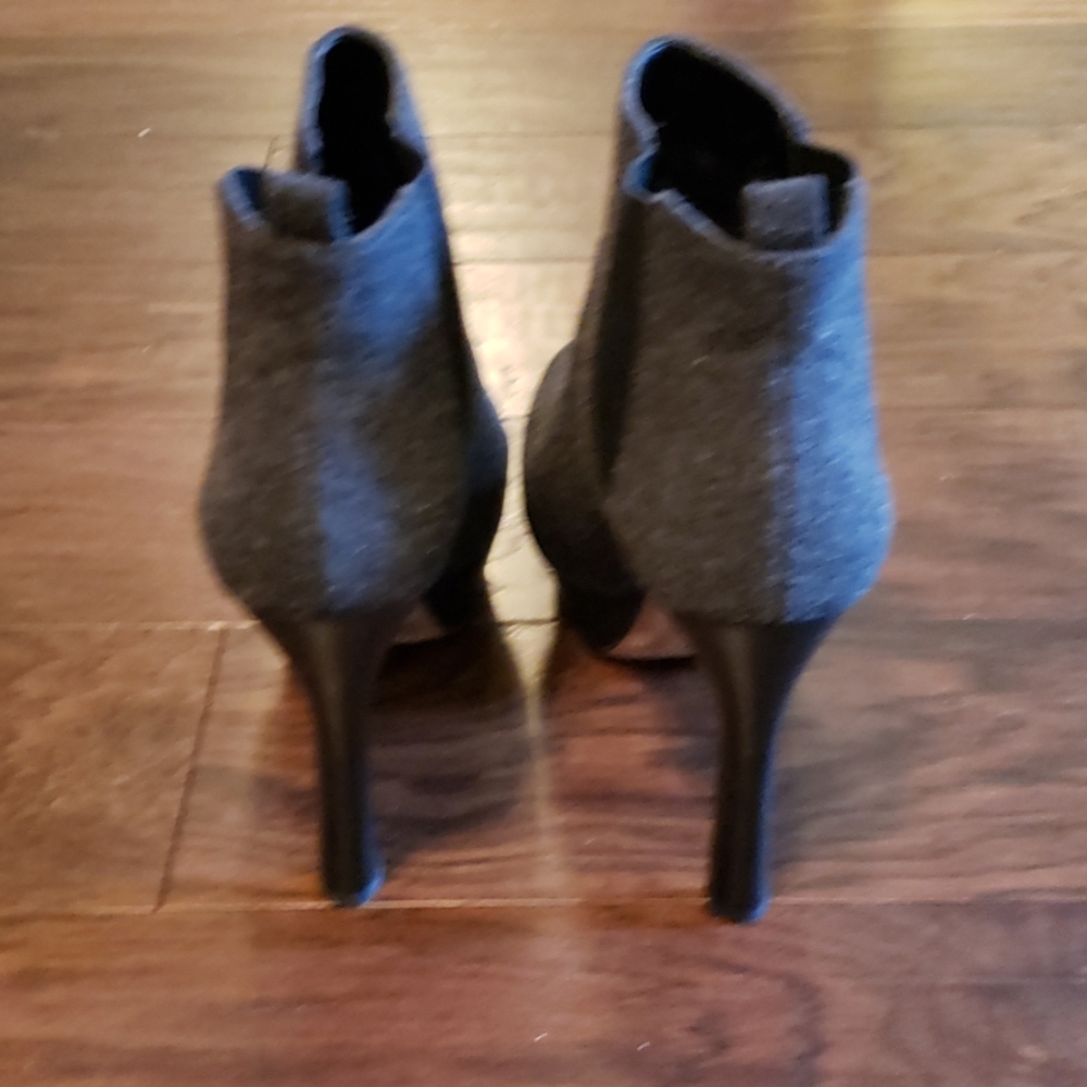 Boots - Picture 3 of 4